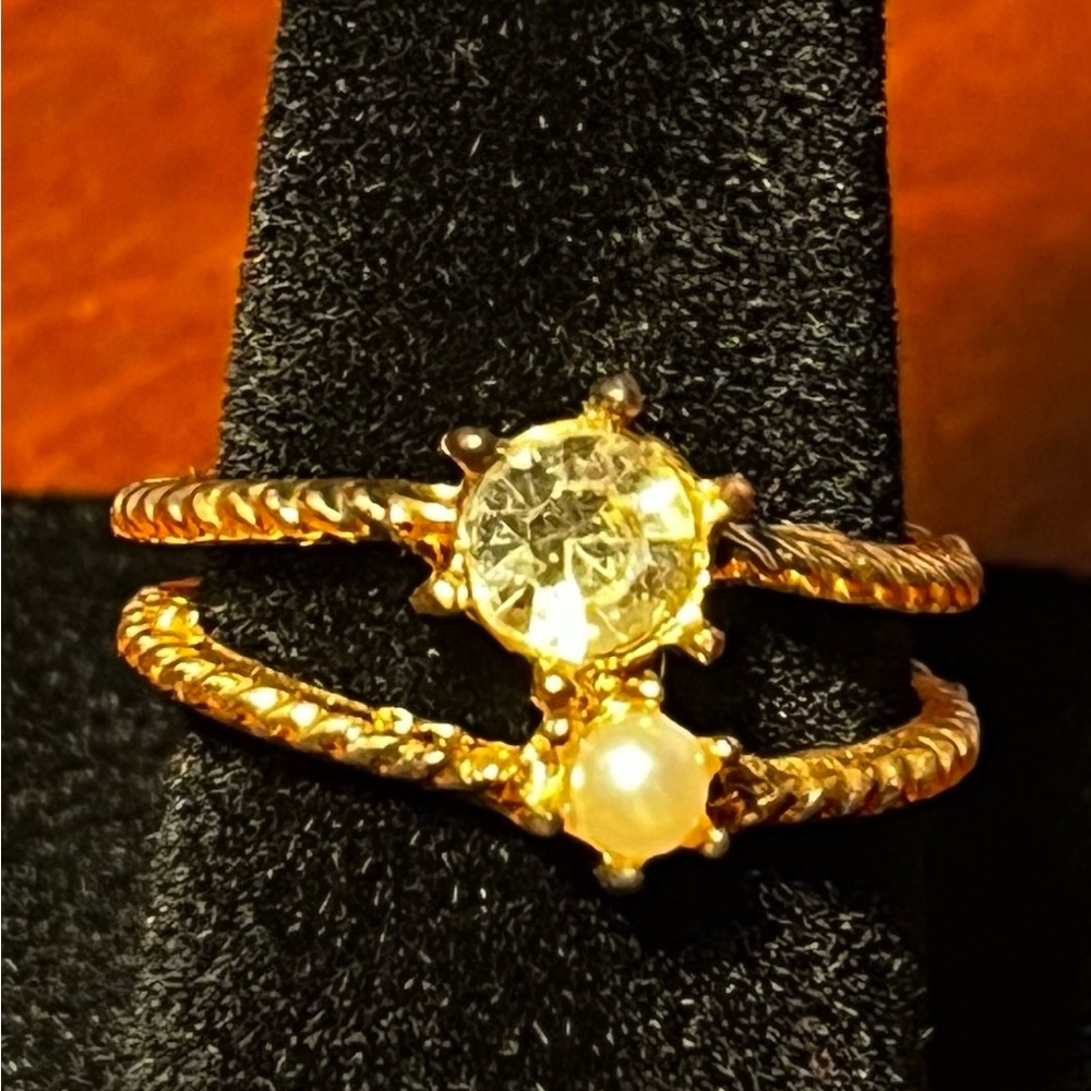 Elegant Gold-Tone Ring with Crystal and Pearl Accents